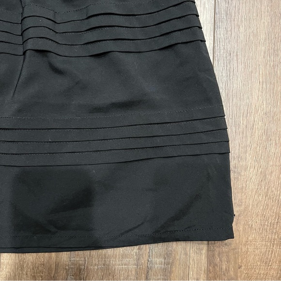 Roxy Black mini skirt - Picture 2 of 9